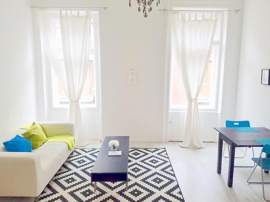 Bright And Cozy - City Center Apt Budapest Ngoại thất bức ảnh